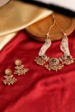 Multicolour Gold Plated Alloy Studded Necklace Set - Image 3