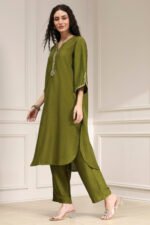 Olive Green Dyed Straight Kurta Set - Image 4